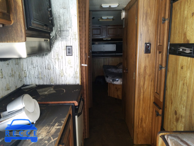 1985 CHEVROLET MOTORHOME 1GBKP37W4F3331594 image 5