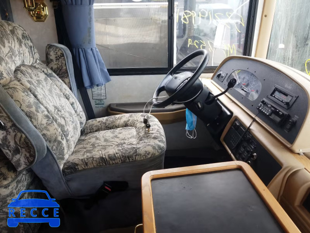 1999 FORD MOTORHOME 3FCNF53S4XJA17665 image 4