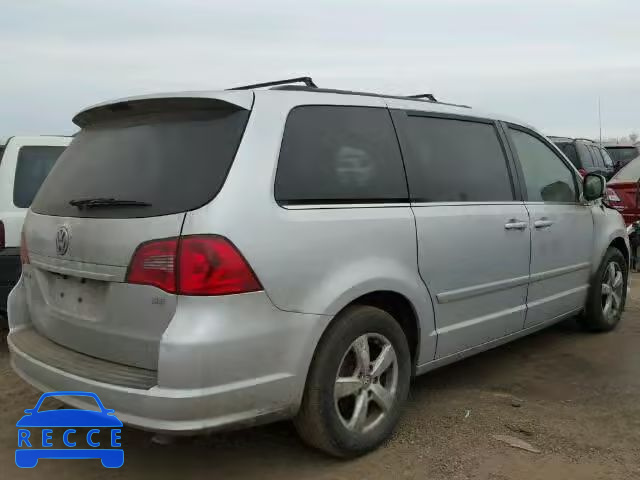 2011 VOLKSWAGEN ROUTAN SE 2V4RW3DG5BR738809 зображення 3