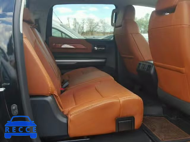 2017 TOYOTA TUNDRA CREWMAX 5TFAY5F18HX610063 image 5