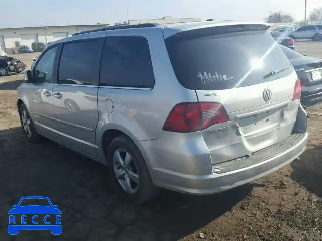 2011 VOLKSWAGEN ROUTAN SE 2V4RW3DGXBR772647 зображення 2