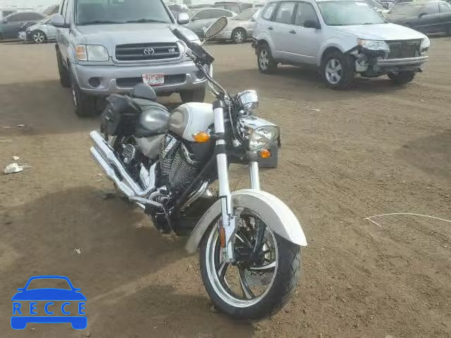 2011 VICTORY MOTORCYCLES KINGPIN 5VPCB36N7B3007056 Bild 0