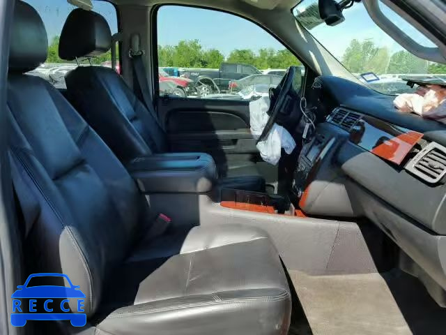 2010 CHEVROLET TAHOE LTZ 1GNUCCE07AR125018 image 4