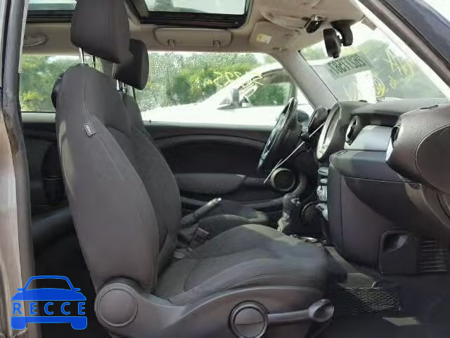 2010 MINI COOPER CLU WMWML3C56ATX38304 image 4
