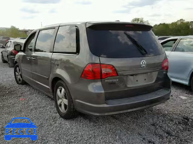 2010 VOLKSWAGEN ROUTAN SEL 2V4RW5DX7AR236961 image 2