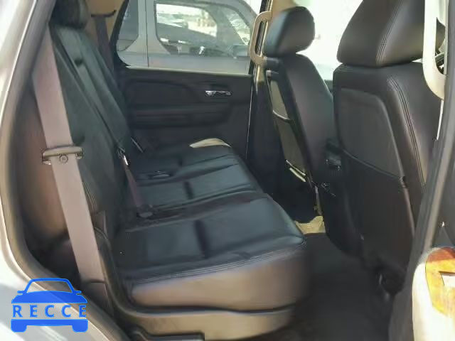 2010 CHEVROLET TAHOE LTZ 1GNUCCE01AR190267 зображення 5