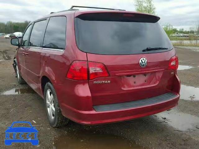 2011 VOLKSWAGEN ROUTAN SE 2V4RW3DG4BR668347 зображення 2