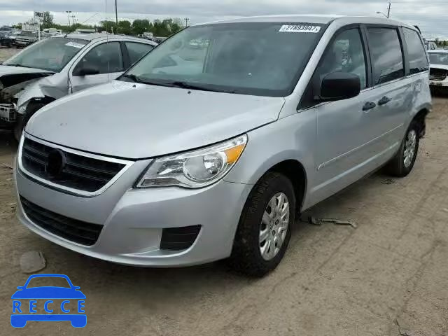 2010 VOLKSWAGEN ROUTAN S 2V4RW4D14AR388590 Bild 1