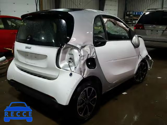 2016 SMART FORTWO WMEFJ5DA3GK067604 Bild 3