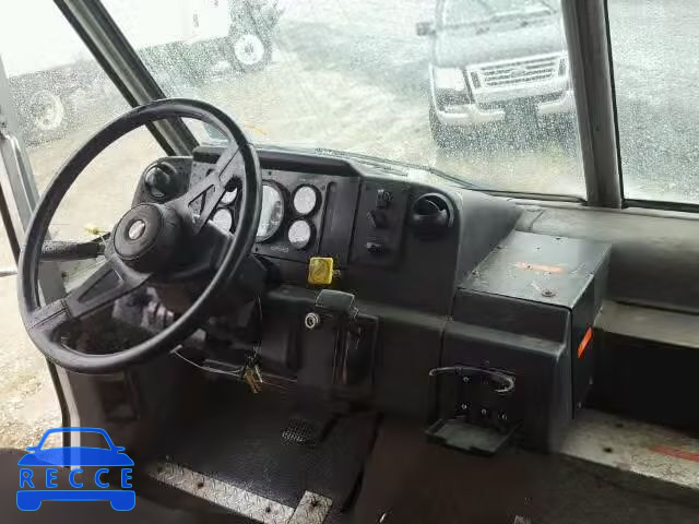 1999 FREIGHTLINER M LINE WAL 4UZA4FF47XCB44397 Bild 8