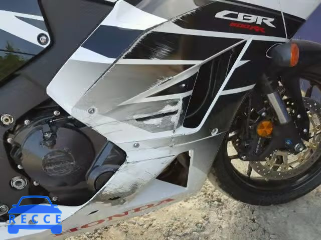 2016 HONDA CBR600RR JH2PC40J5GK200478 image 8