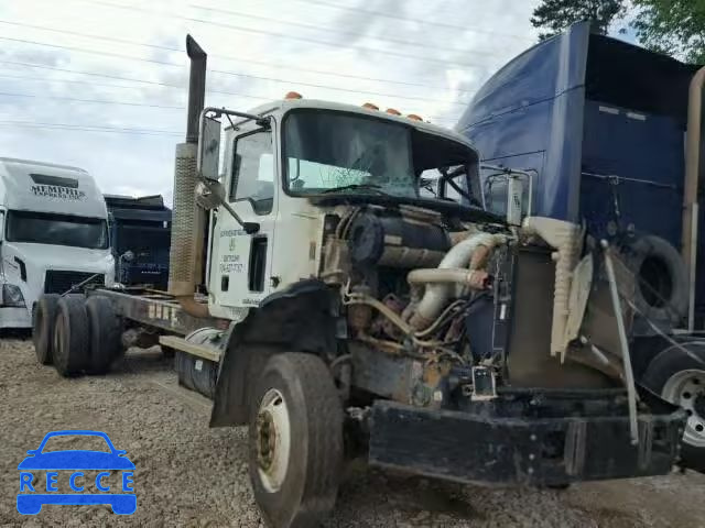 2007 MACK 700 1M2AT13C27M001995 image 0