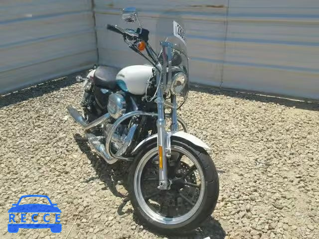 2017 HARLEY-DAVIDSON XL883 SUPE 1HD4CR214HC408304 Bild 0