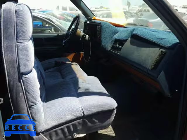 1988 CHEVROLET C2500 2GCFC29K4J1272803 image 4