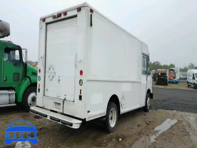 2000 FREIGHTLINER M LINE WAL 4UZA4FF40YCF78419 Bild 3