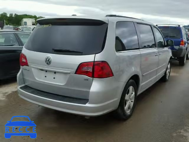 2011 VOLKSWAGEN ROUTAN SE 2V4RW3DG1BR695781 зображення 3