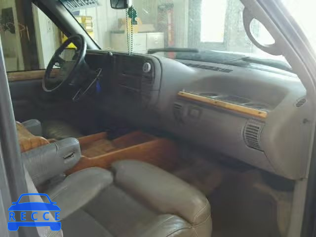 1996 GMC K1500 SUBU 1GDFK16R5TJ731873 image 4