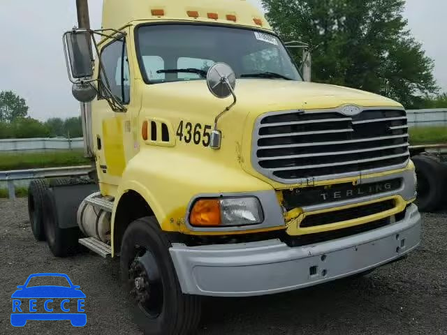 2004 STERLING TRUCK AT9500 2FWJA3CV44AM76384 Bild 0