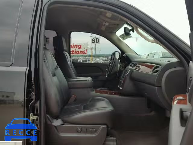 2011 CHEVROLET TAHOE LTZ 1GNSKCE05BR395795 зображення 4