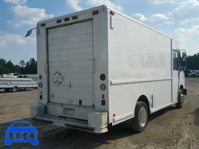 2000 FREIGHTLINER M LINE WAL 4UZA4FA42YCG65018 image 3