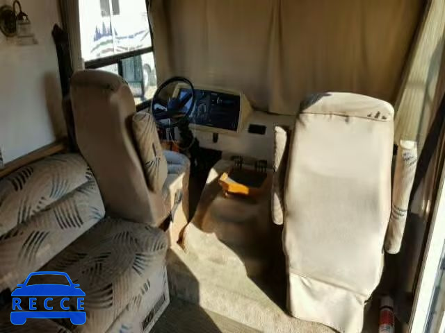 1995 CHEVROLET P30 1GBLP37N7S3304749 image 4