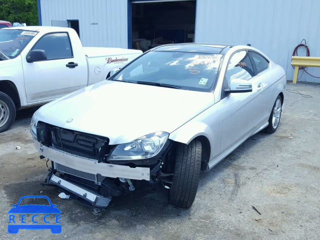 2015 MERCEDES-BENZ C 250 WDDGJ4HB8FG392319 image 1