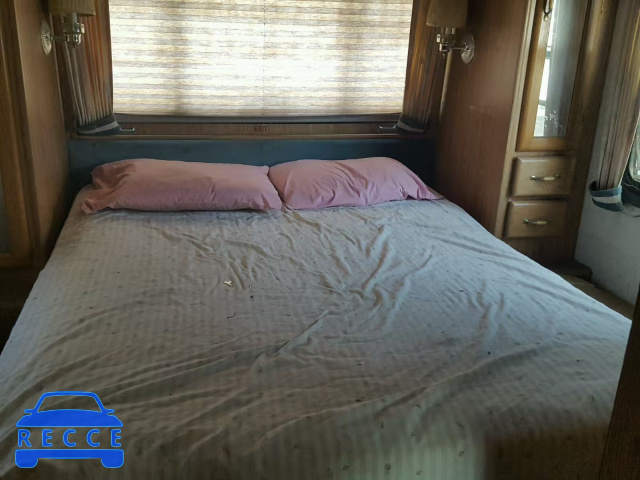 1991 CHEVROLET MOTORHOME 1GBKP37N3M3309543 image 8