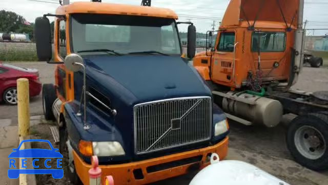 2005 VOLVO VN VNM 4V4M19GF45N406018 image 1