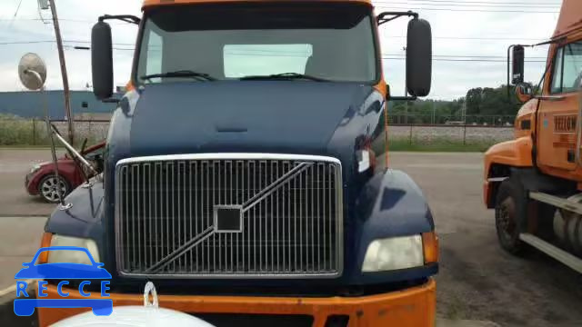 2005 VOLVO VN VNM 4V4M19GF45N406018 image 4