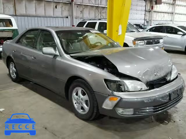 1999 LEXUS RX300 JT8BF28GXX5058682 image 0