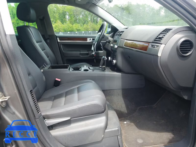 2010 VOLKSWAGEN TOUAREG TD WVGFK7A93AD000509 image 4