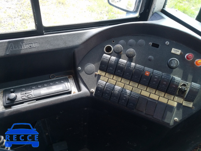 1997 INTERNATIONAL 3000 3800 1HVBBABN6VH489749 image 8