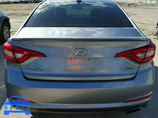 2016 HYUNDAI SONATA ECO 5NPE24AA9GH423512 зображення 9