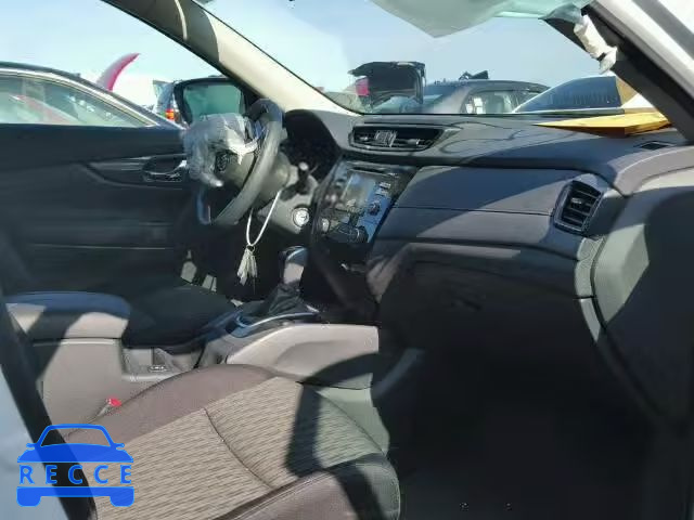 2017 NISSAN ROGUE SV 5N1AT2MV7HC738560 image 4