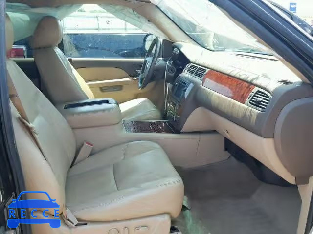 2011 CHEVROLET TAHOE LTZ 1GNSCCE07BR174275 зображення 4