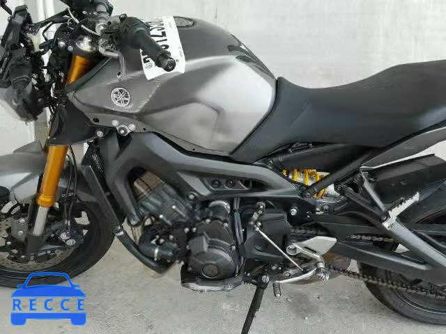 2015 YAMAHA FZ09 JYARN33E4FA007095 Bild 8