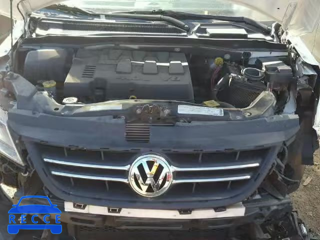 2010 VOLKSWAGEN ROUTAN SEL 2V4RW6DX5AR189273 image 6