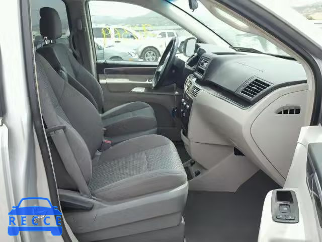 2010 VOLKSWAGEN ROUTAN S 2V4RW4D16AR360676 image 4