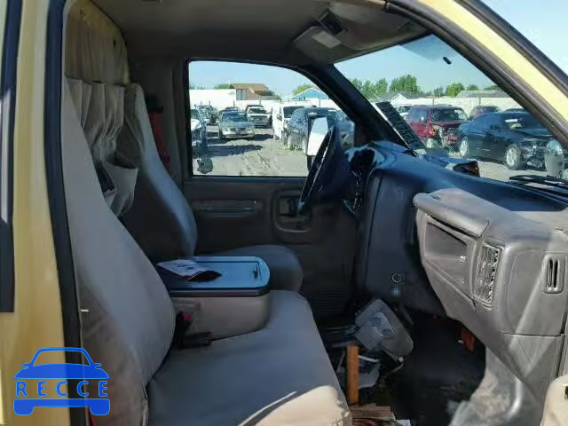 2005 GMC C5500 C5C0 1GDG5C1E55F901375 image 4