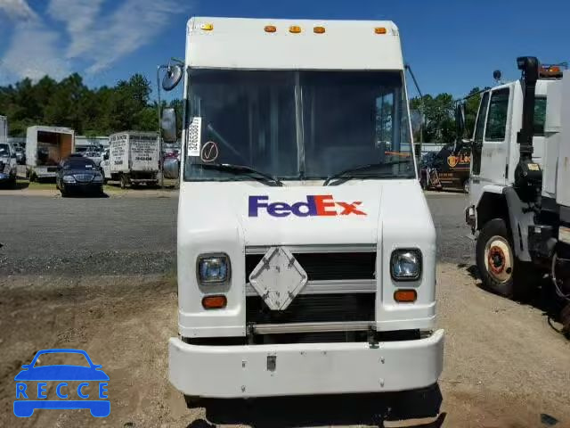 2001 FREIGHTLINER M LINE WAL 4UZAANBW81CJ22150 Bild 8