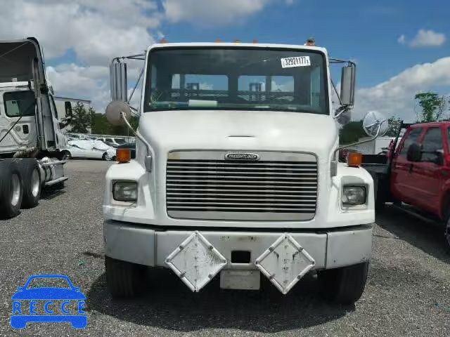 2000 FREIGHTLINER MED CONV F 1FV6HJBAXYHG47993 зображення 8