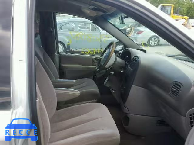 2001 CHRYSLER VOYAGER LX 1C8GJ45351B131693 image 4