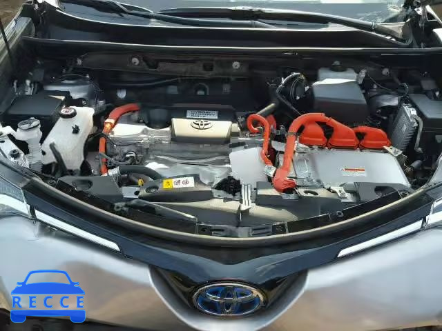 2017 TOYOTA RAV4 HV LE JTMRJREVXHD072616 зображення 6