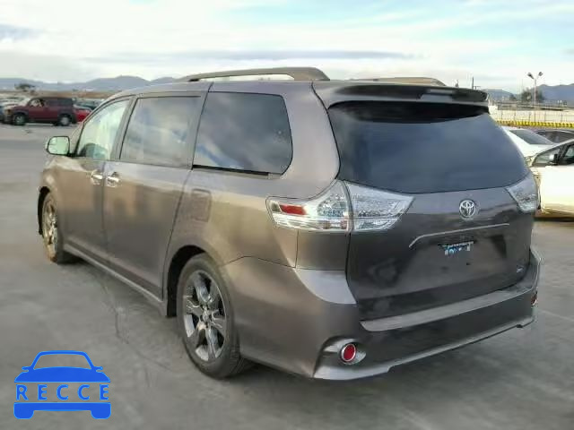 2016 TOYOTA SIENNA SE 5TDXK3DC8GS732625 Bild 2