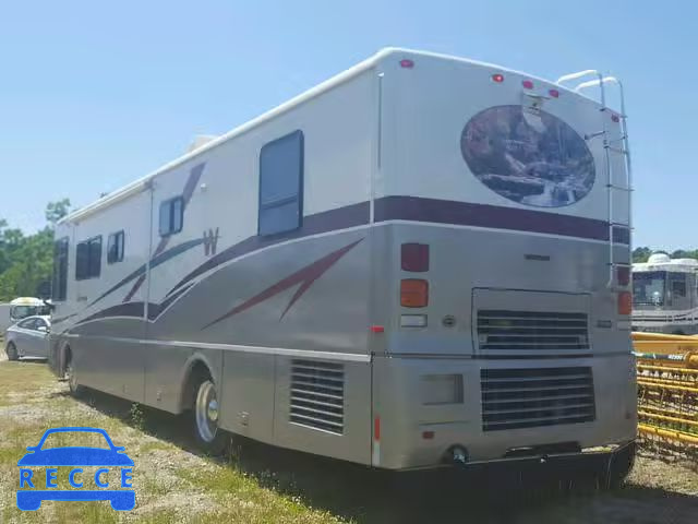 2000 FREIGHTLINER CHASSIS X 4UZ6XFBC3YCG76581 image 2