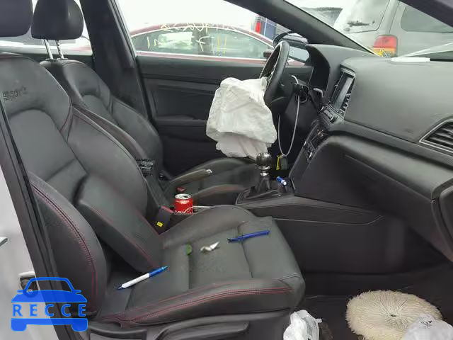 2018 HYUNDAI ELANTRA SP KMHD04LB7JU468321 image 4