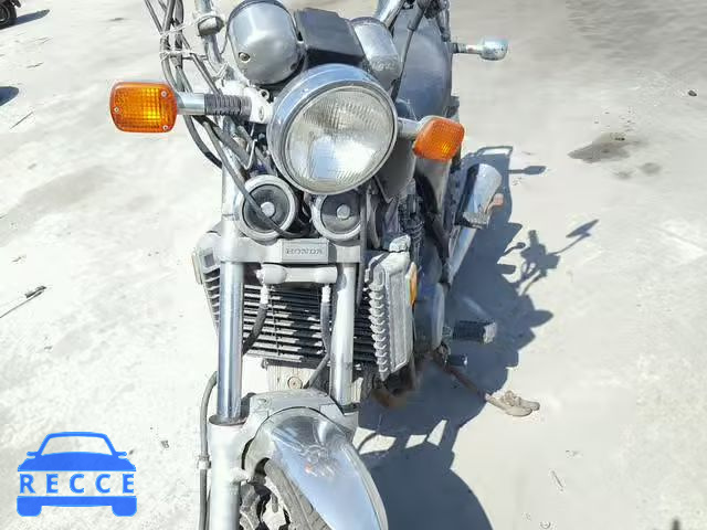 1983 HONDA VF750 C JH2RC0714DM108480 Bild 8