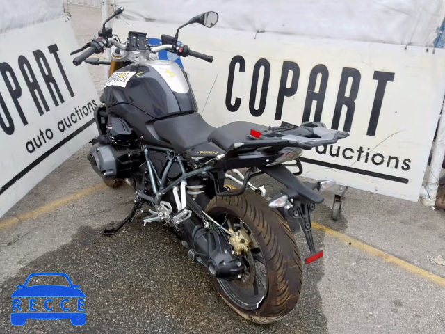 2015 BMW R1200 R WB10A1405FZ197018 image 2