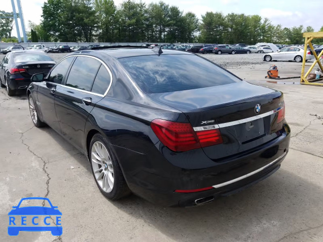 2013 BMW 740 LXI WBAYF4C57DD127517 Bild 2