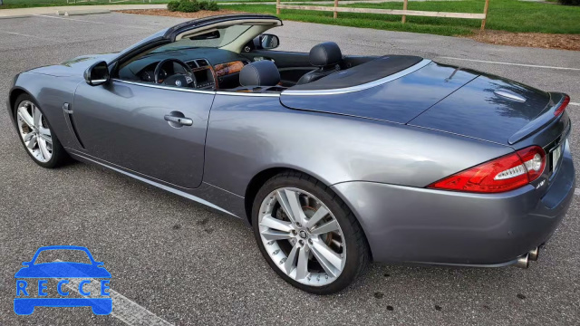 2010 JAGUAR XKR SAJWA4EC3AMB37532 image 2